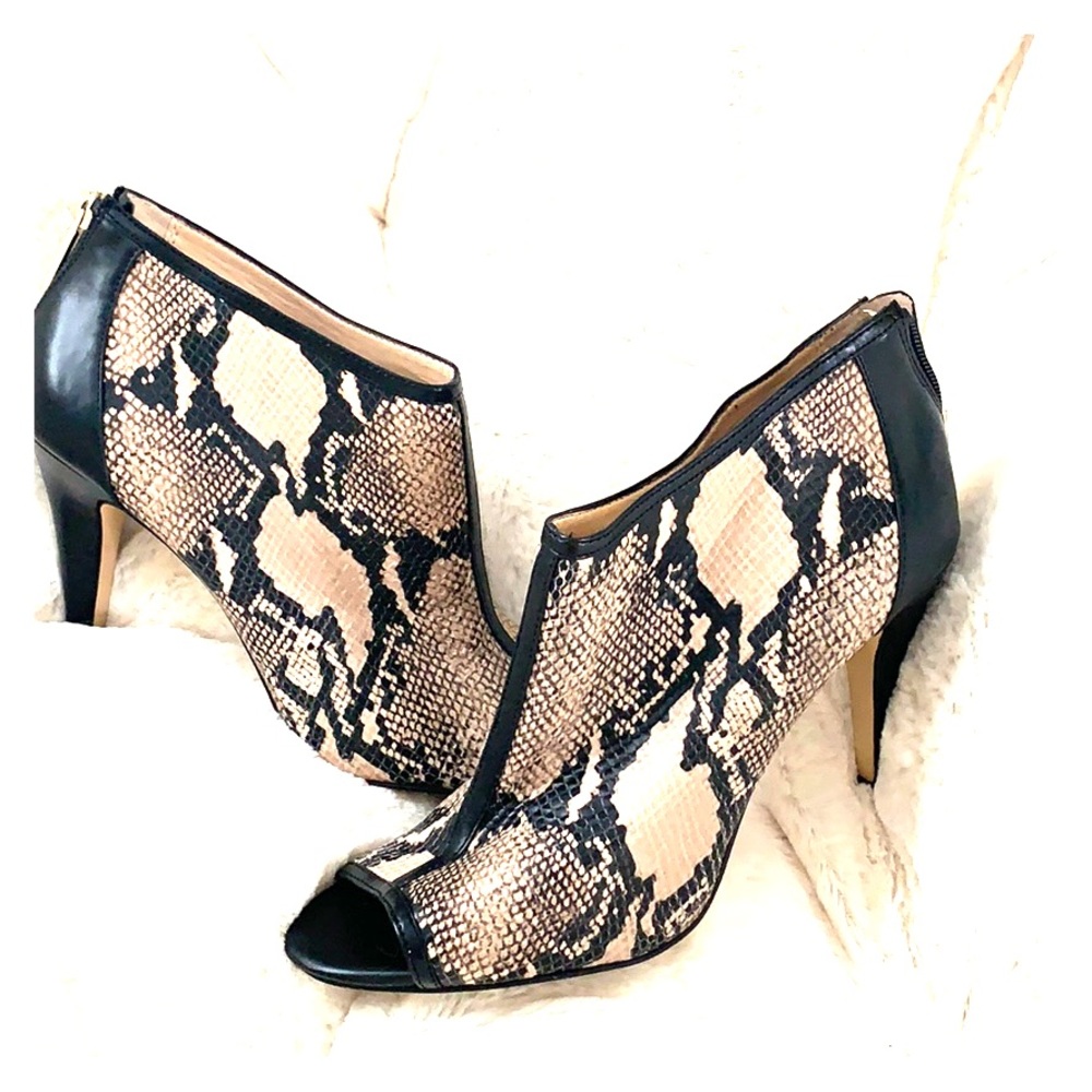 Banana Republic peep toe booties